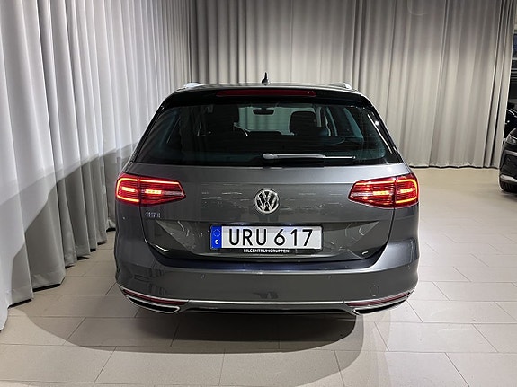 Volkswagen Passat 6 of 19