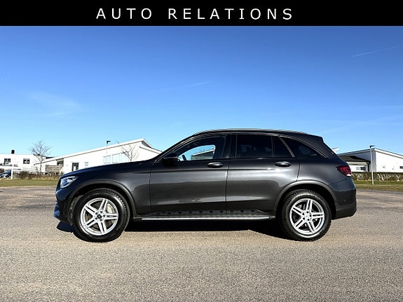 Mercedes-Benz GLC300 de 2 of 2