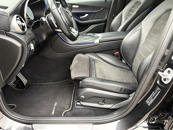 Mercedes-Benz GLC300 de 4 of 5