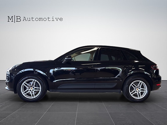 Porsche Macan 3 of 5