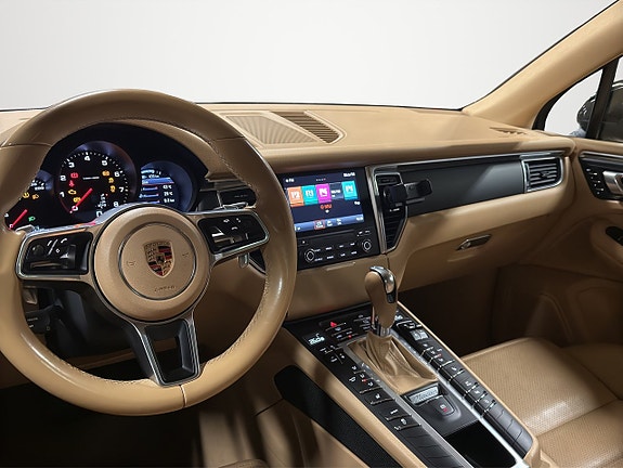 Porsche Macan 10 of 17