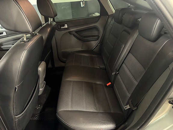 Ford Focus 16 of 17
