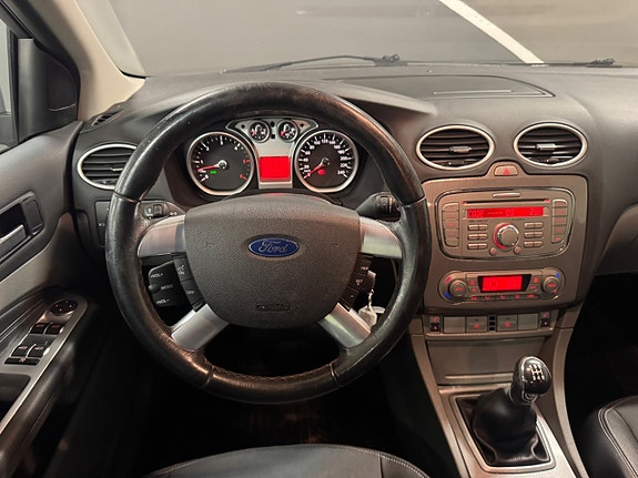 Ford Focus 9 of 17