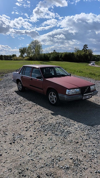 Volvo 740 2 of 5
