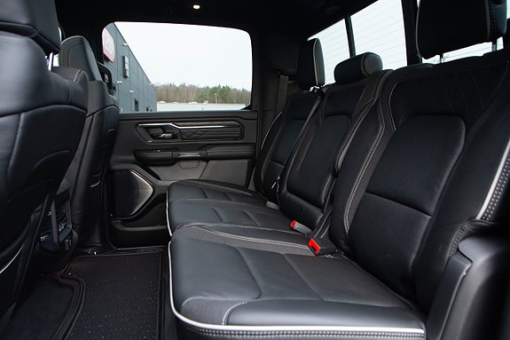 Dodge RAM 1500 9 of 18