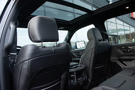 Dodge RAM 1500 10 of 18