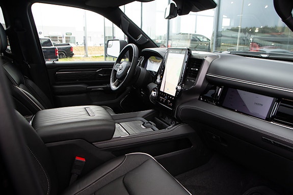 Dodge RAM 1500 14 of 18