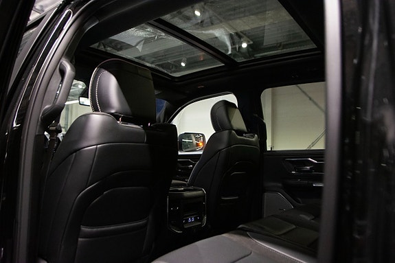 Dodge RAM 1500 13 of 14