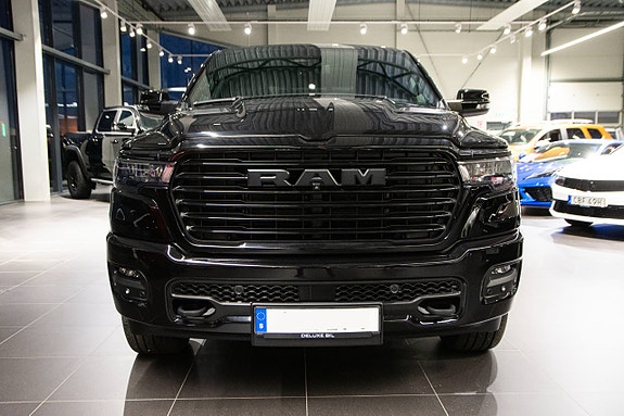 Dodge RAM 1500 2 of 5