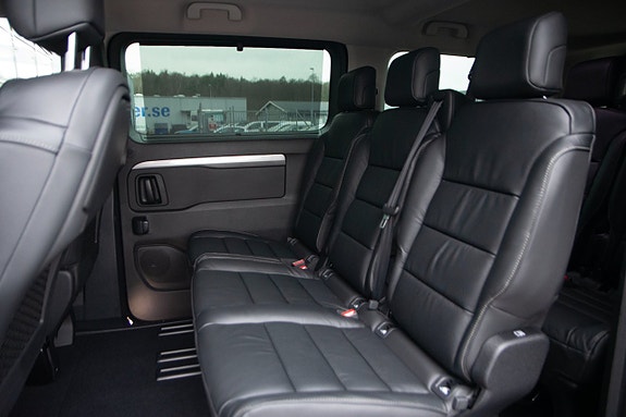 Peugeot Traveller 13 of 15