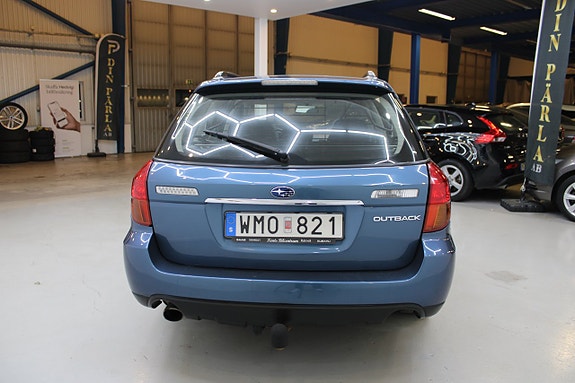 Subaru Outback 4 of 10