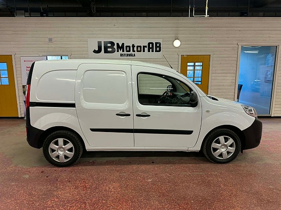 Nissan NV250