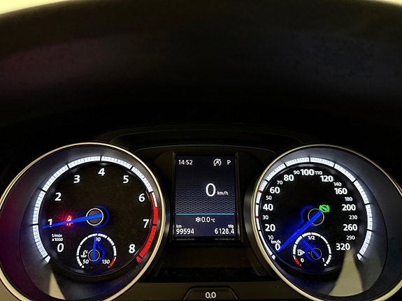 Volkswagen Golf VII 19 of 26