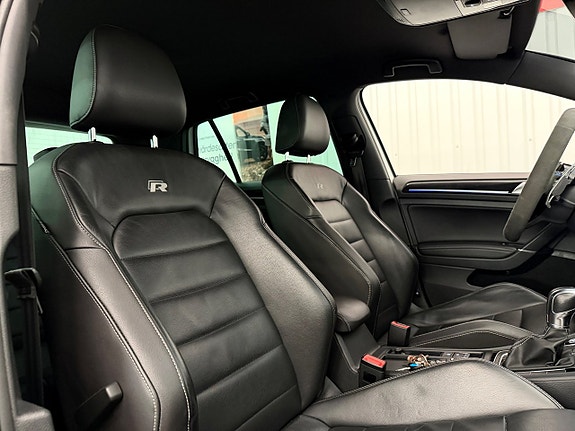 Volkswagen Golf VII 8 of 26