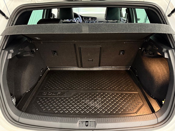 Volkswagen Golf VII 7 of 26