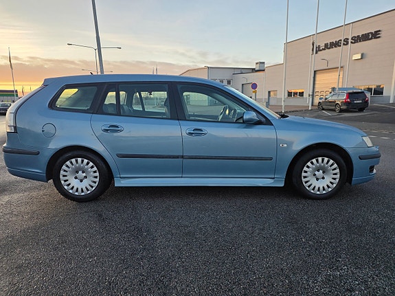 Saab 9-3 4 of 5