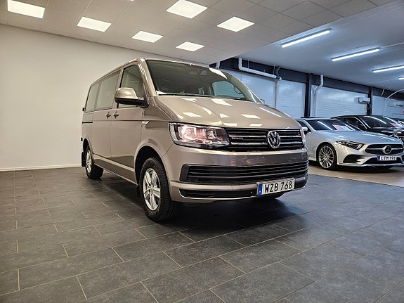 Volkswagen Caravelle 5 of 5