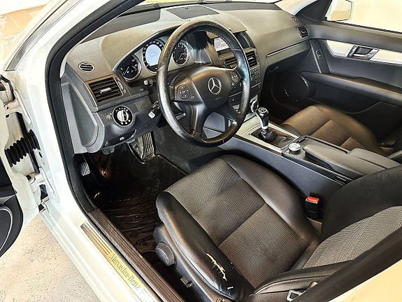 Mercedes-Benz C180 5 of 5