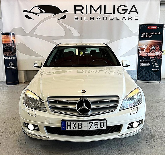 Mercedes-Benz C180 3 of 5