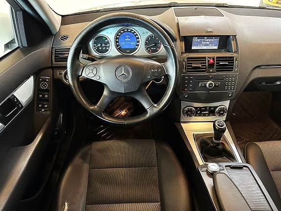 Mercedes-Benz C180 6 of 7