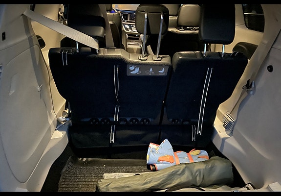 Chrysler Pacifica 3 of 4