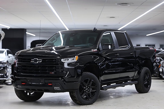 Chevrolet Silverado EV 3 of 25