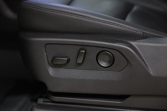 Chevrolet Silverado EV 22 of 25