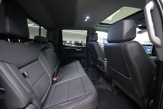 Chevrolet Silverado EV 16 of 25
