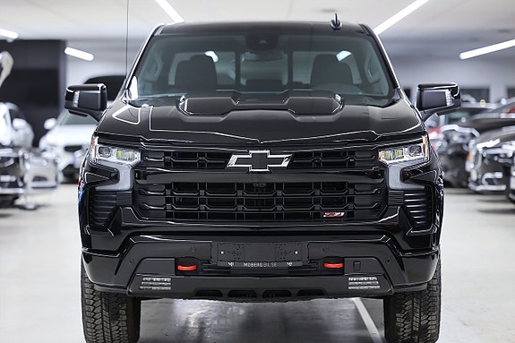 Chevrolet Silverado EV 5 of 25