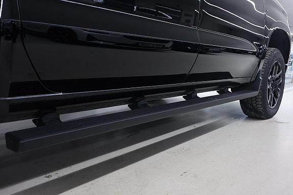Chevrolet Silverado EV 9 of 25