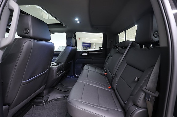 Chevrolet Silverado EV 15 of 25