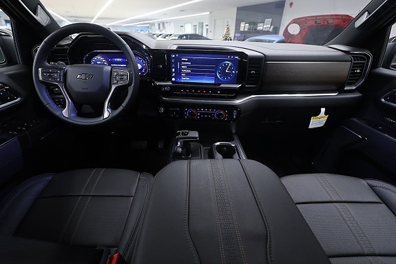 Chevrolet Silverado EV 13 of 23