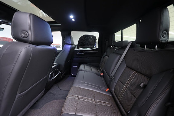 Chevrolet Silverado EV 12 of 23