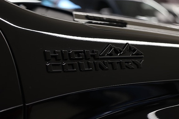 Chevrolet Silverado EV 5 of 23