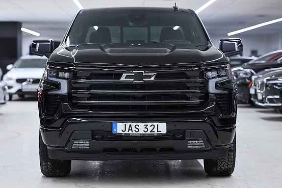 Chevrolet Silverado EV 6 of 23