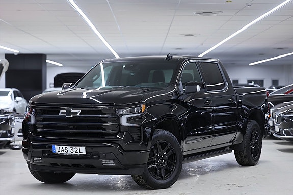 Chevrolet Silverado EV 3 of 23