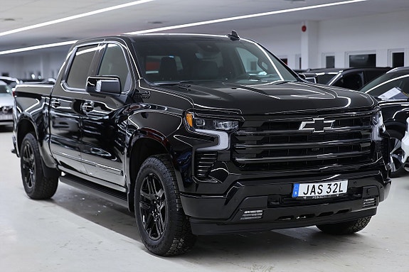 Chevrolet Silverado EV 8 of 23