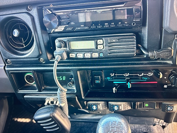 Toyota Land Cruiser 2 of 7