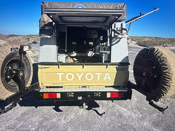 Toyota Land Cruiser 7 of 7