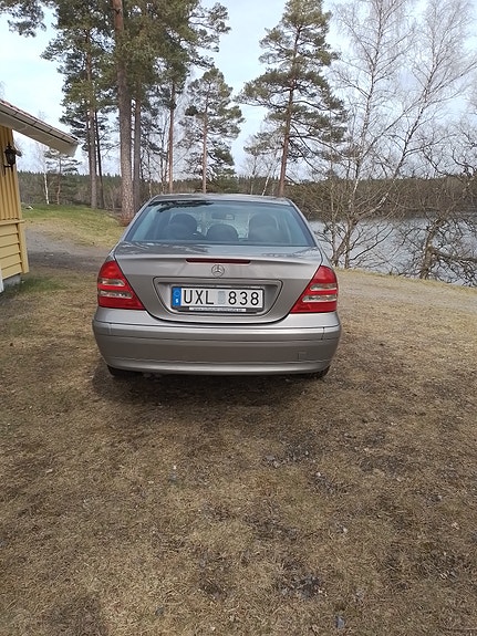 Mercedes-Benz C180 8 of 8