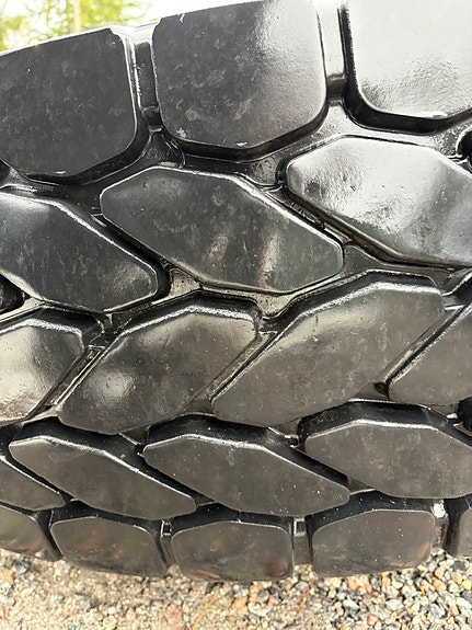 Övriga Magna 445/95 R25 8 of 9