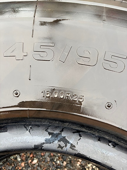 Övriga Magna 445/95 R25 2 of 9