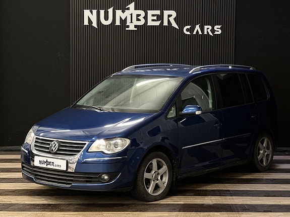 Volkswagen Touran 2 of 5