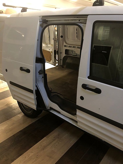 Ford Transit Connect 13 of 24