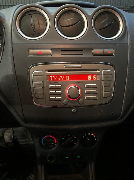Ford Transit Connect 21 of 24