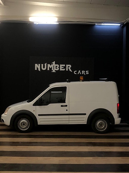 Ford Transit Connect 6 of 24
