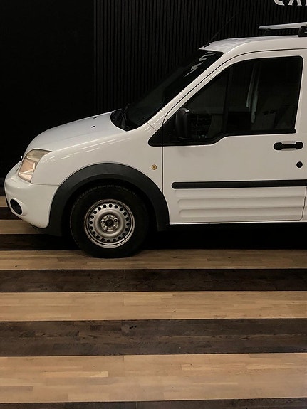 Ford Transit Connect 7 of 24