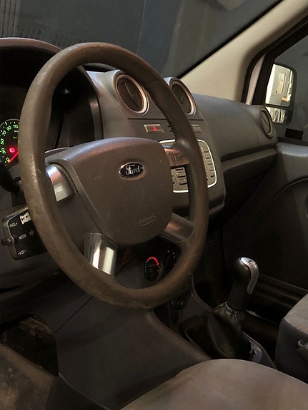 Ford Transit Connect 17 of 24