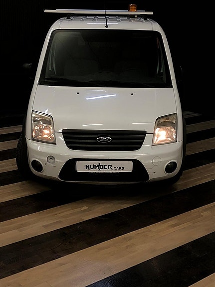 Ford Transit Connect 4 of 5
