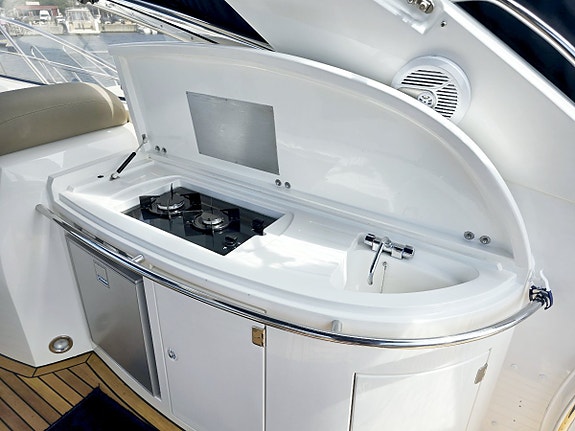 Sunseeker Portofino 46 2003 Volvo Penta TAMD 75P EDC 6 of 12